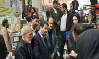 بازدید استاندار محترم همدان از غرفه محصولات فناورانه دانشگاه علوم پزشکی همدان در نمایشگاه هفته پژوهش و فناوری استان 