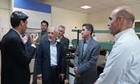 بازدید رییس دانشگاه از آزمایشگاه جامع تحقیقات 
