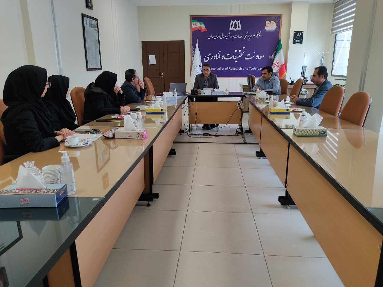 برگزاری جلسه بررسی شیوه های نوین برگزاری جشنواره پژوهش دانشگاه