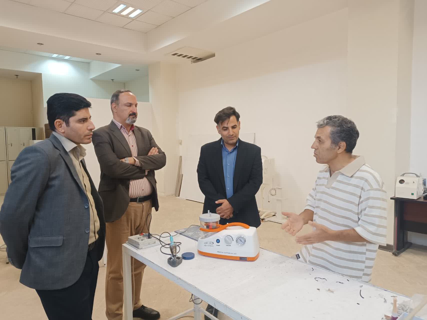 بازدید رئیس و مدیران پارک علم و فناوری سلامت دانشگاه از شرکت دانش‌بنیان ساغر فن پارس